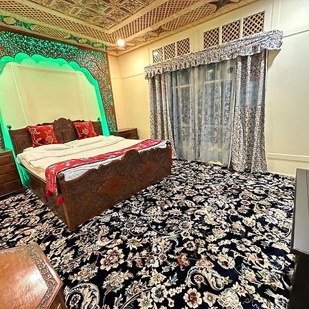 The Heritage Safina Group Of Houseboats ศรีนาการ์ ภายนอก รูปภาพ
